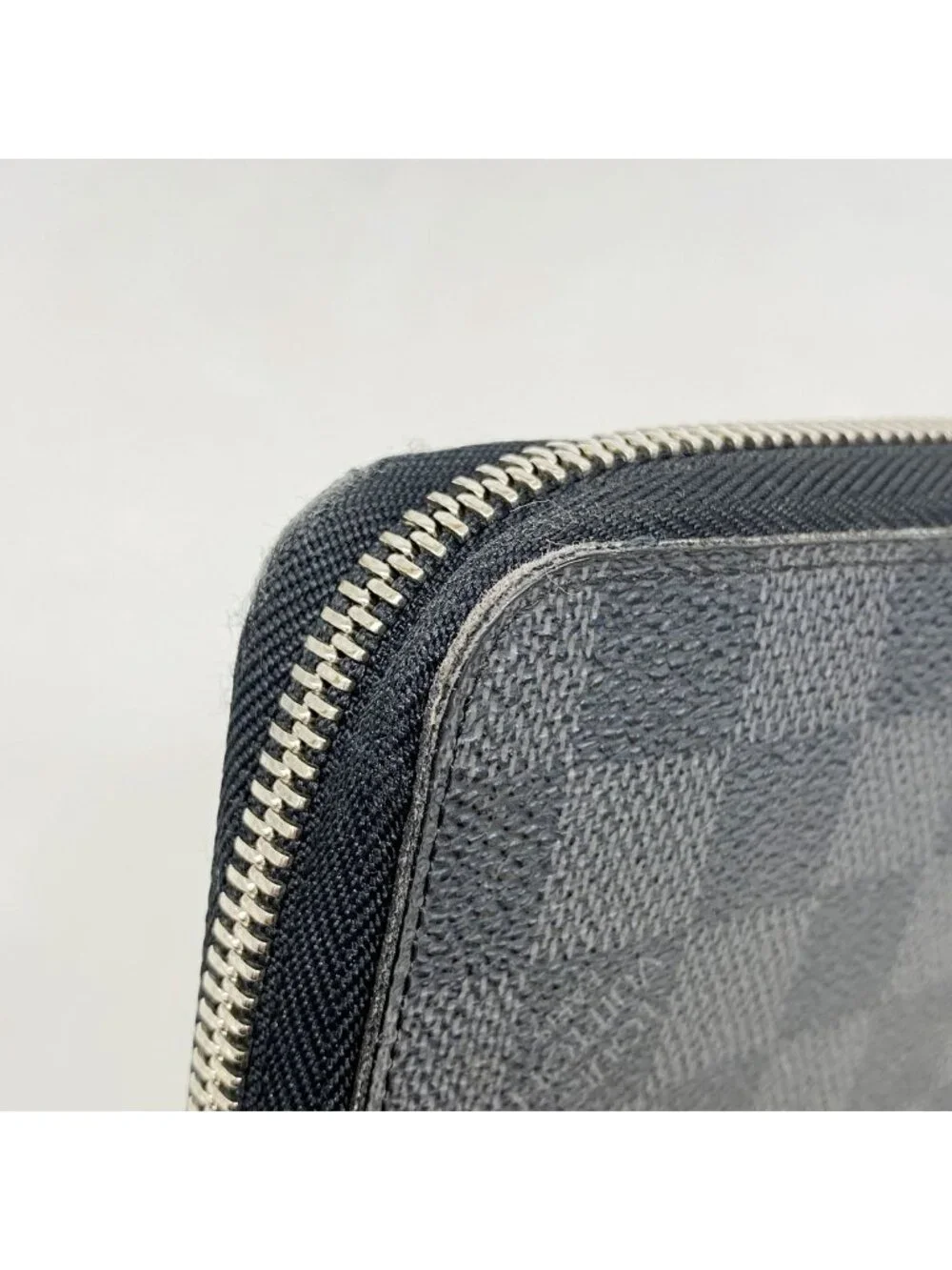 Louis Vuitton Wallet Damier Graphite Zippy Organizer Black